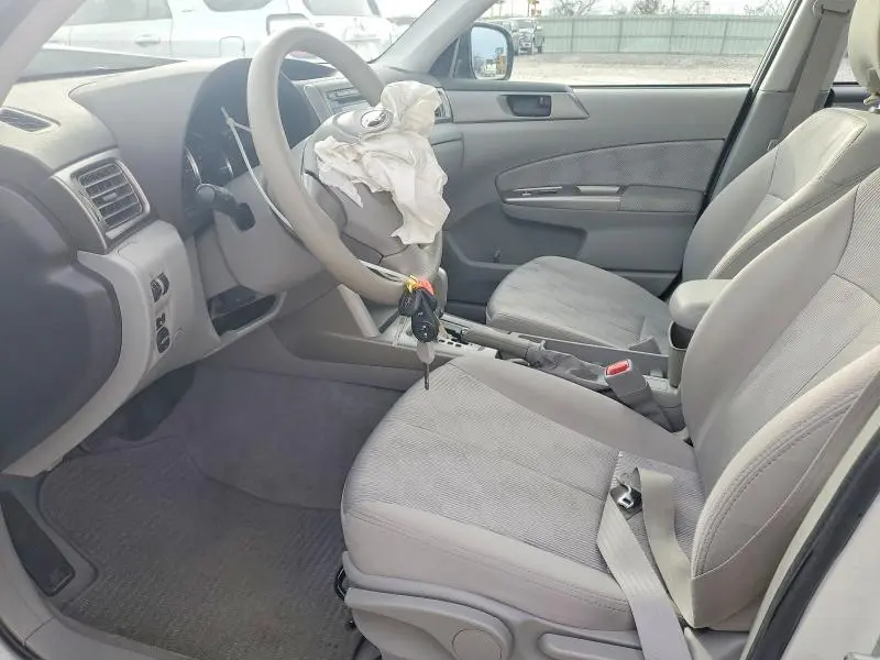 2010 SUBARU FORESTER XS  