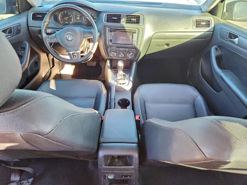 2012 VOLKSWAGEN JETTA SE  