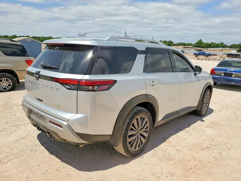 2025 NISSAN PATHFINDER SL  