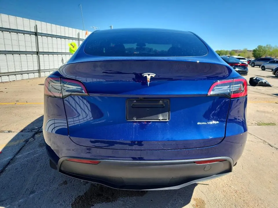 2025 TESLA MODEL Y   