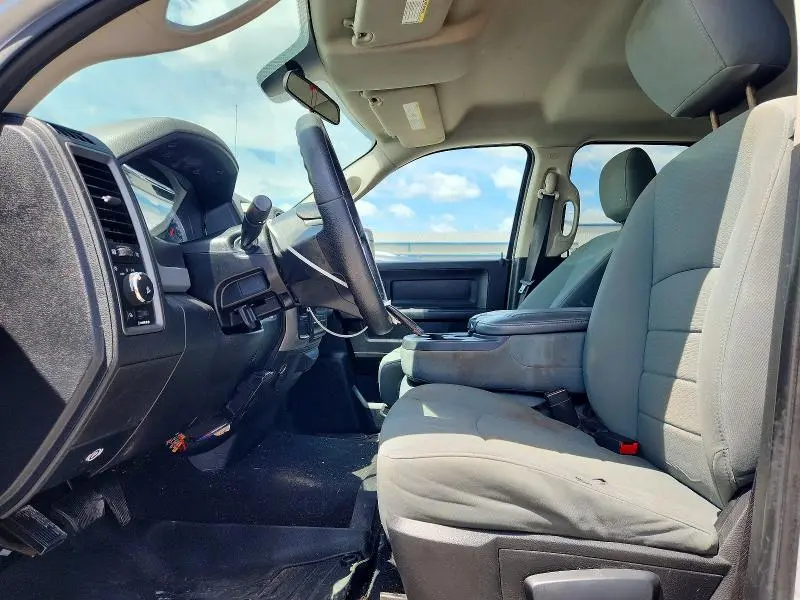 2013 RAM 1500 ST  