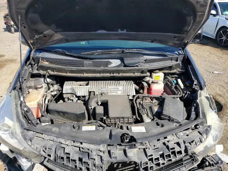2016 TOYOTA PRIUS V FOUR  