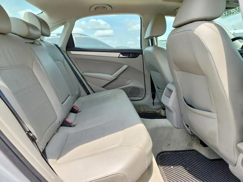 2012 VOLKSWAGEN PASSAT SE  