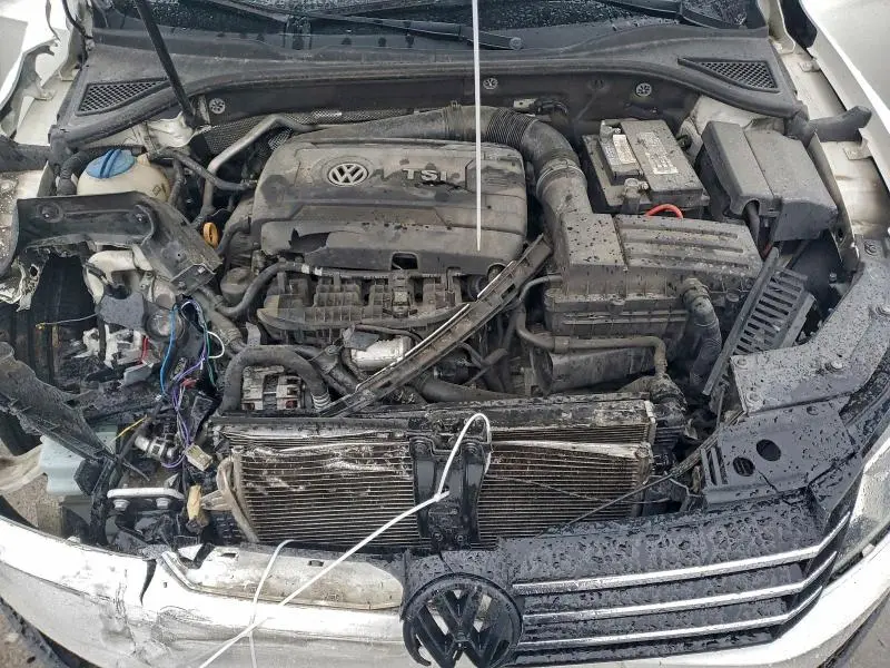 2015 VOLKSWAGEN PASSAT S  