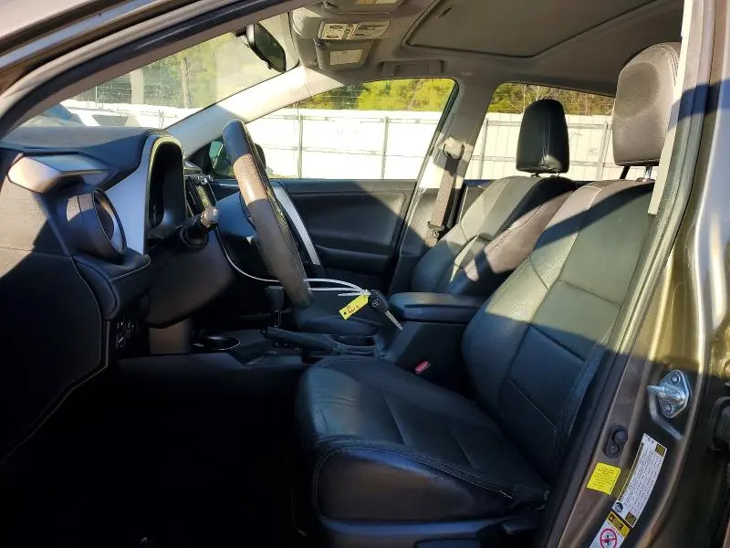 2015 TOYOTA RAV4 XLE  