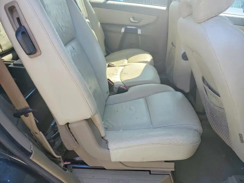 2011 VOLVO XC90 3.2  