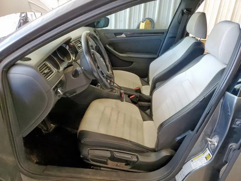 2015 VOLKSWAGEN JETTA SE  
