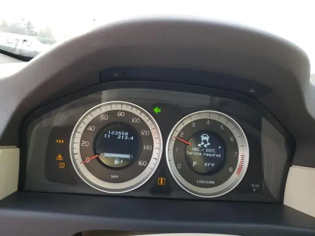 2012 VOLVO XC70 3.2  