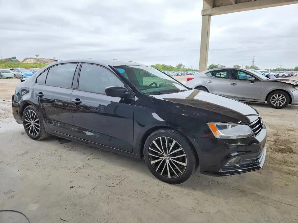 2016 VOLKSWAGEN JETTA SPORT  