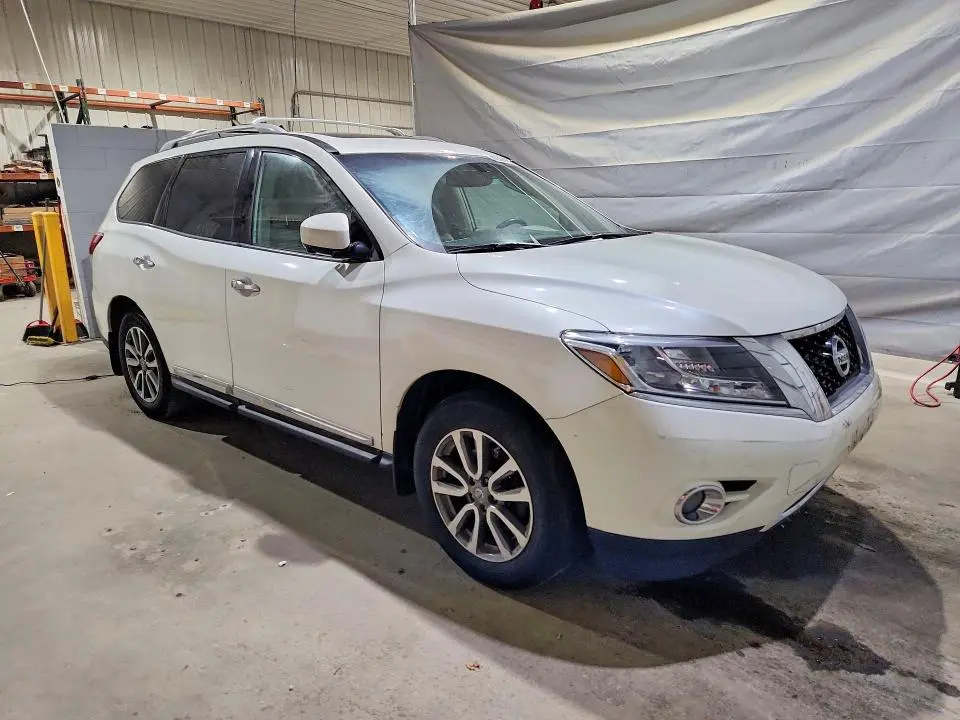 2016 NISSAN PATHFINDER SL  
