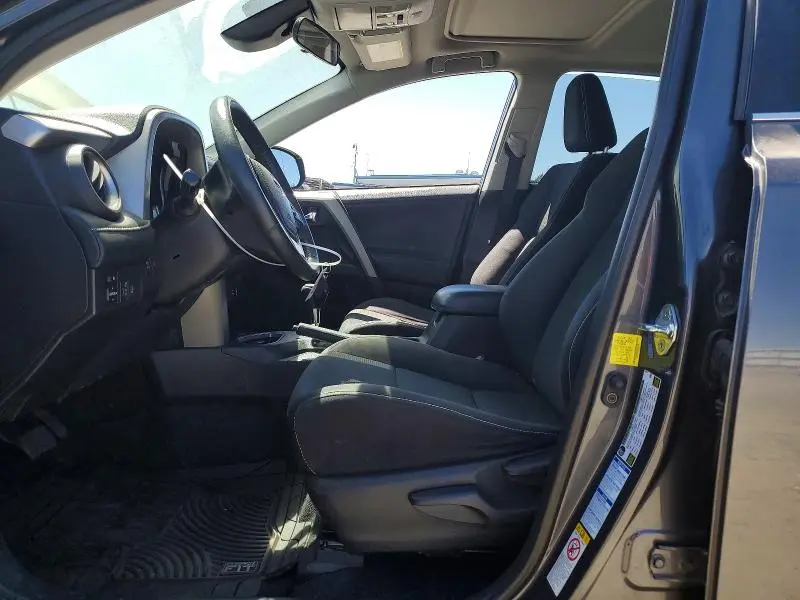 2018 TOYOTA RAV4 XLE  