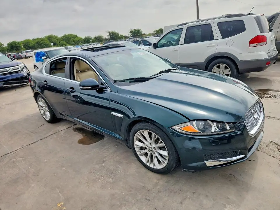 2012 JAGUAR XF   