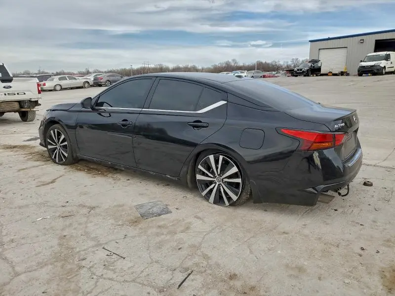 2022 NISSAN ALTIMA SR  