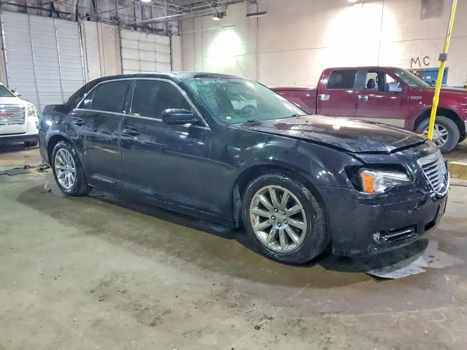 2013 CHRYSLER 300   