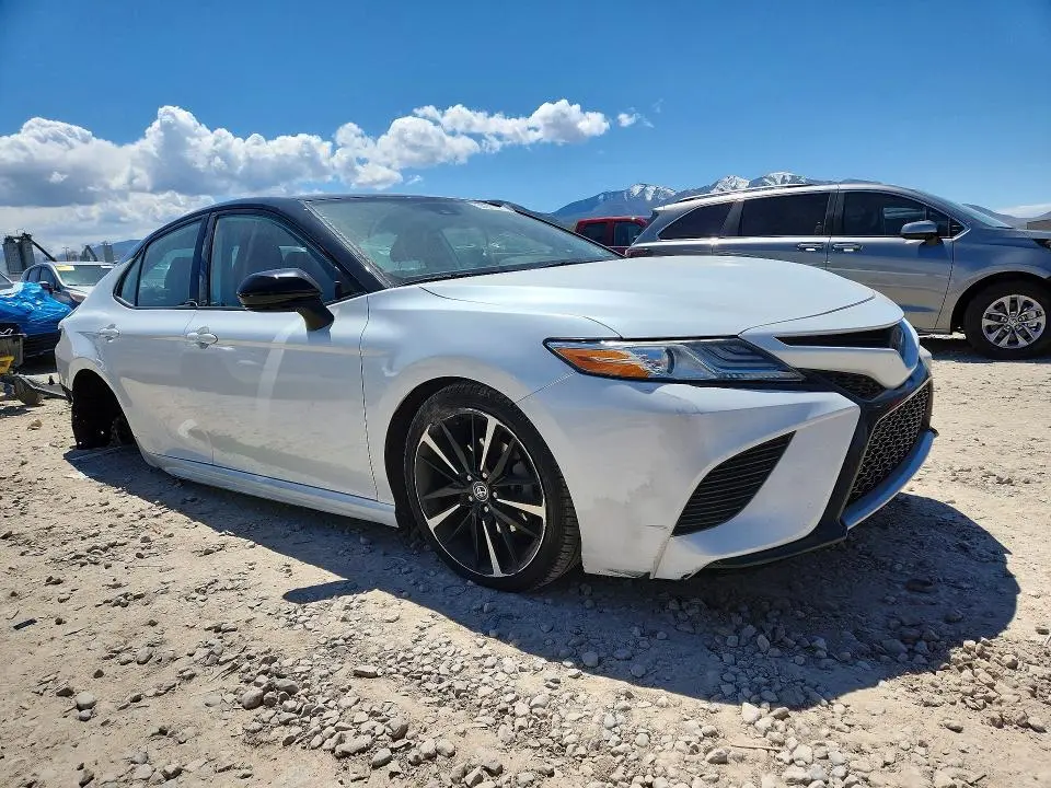 2020 TOYOTA CAMRY XSE  