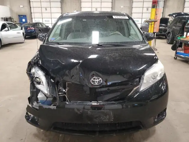 2013 TOYOTA SIENNA LE  