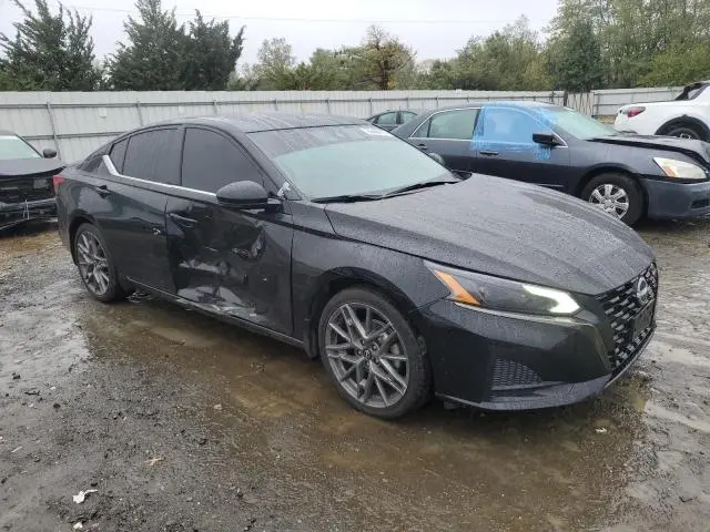 2023 NISSAN ALTIMA SR  