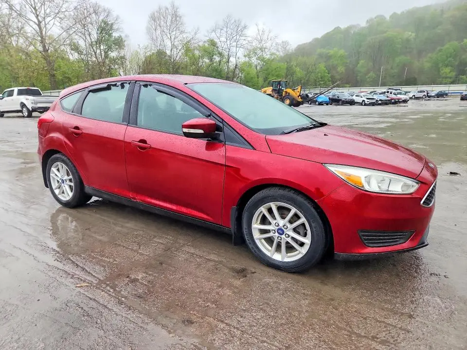2015 FORD FOCUS SE  