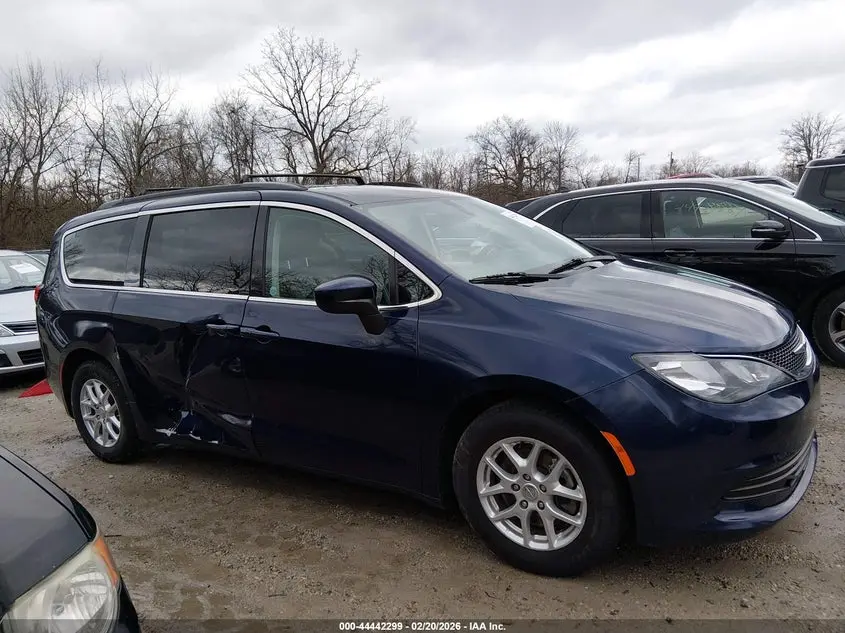 2020 CHRYSLER VOYAGER LXI