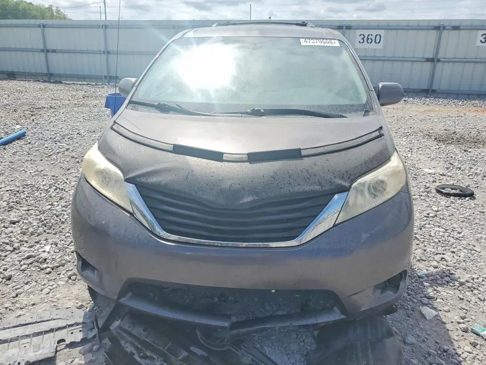 2012 TOYOTA SIENNA LE 8-PASSENGER  