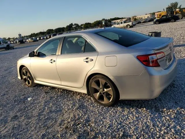 2012 TOYOTA CAMRY SE  