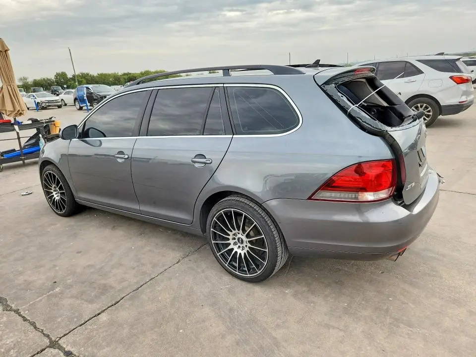 2010 VOLKSWAGEN JETTA SE  