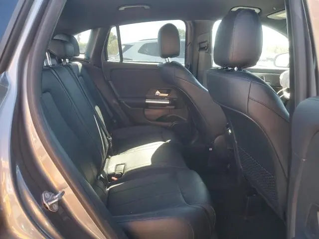 2022 MERCEDES-BENZ GLA 250  