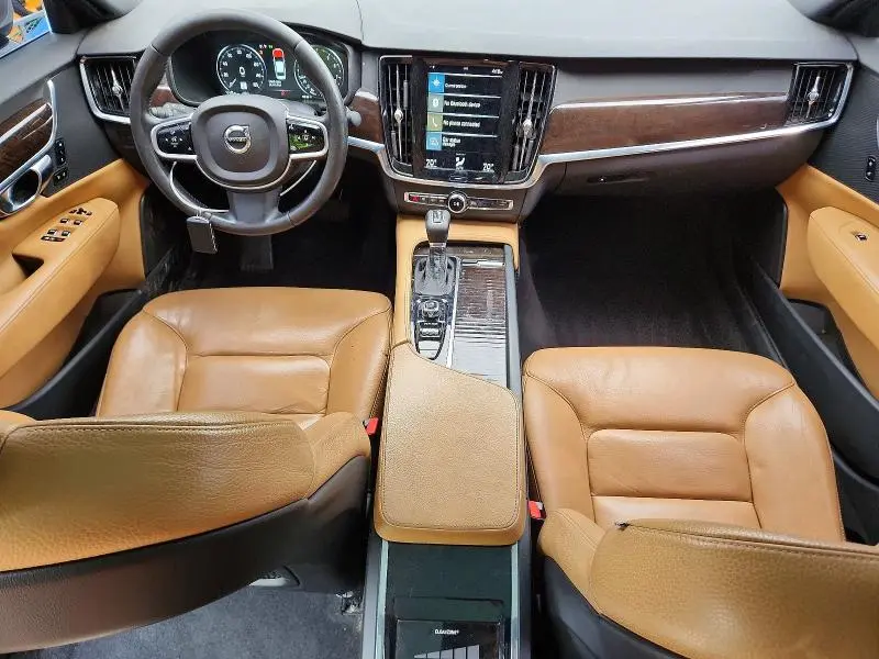 2018 VOLVO S90 T5 MOMENTUM  