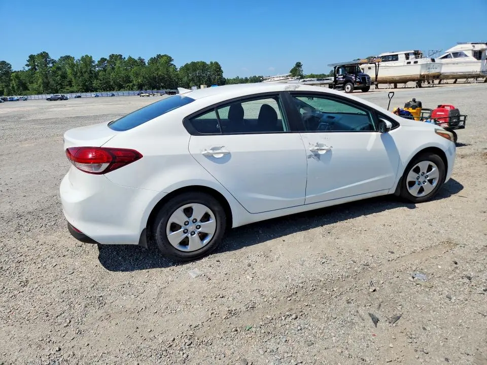 2017 KIA FORTE LX  