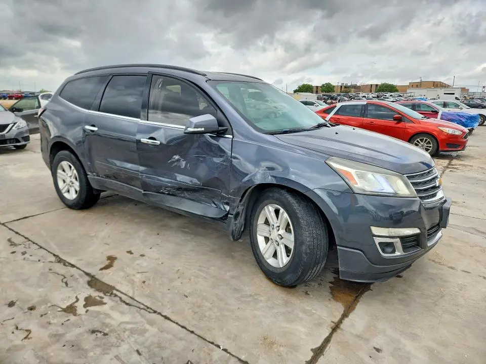 2014 CHEVROLET TRAVERSE LT  