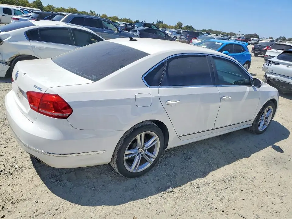 2012 VOLKSWAGEN PASSAT SEL  
