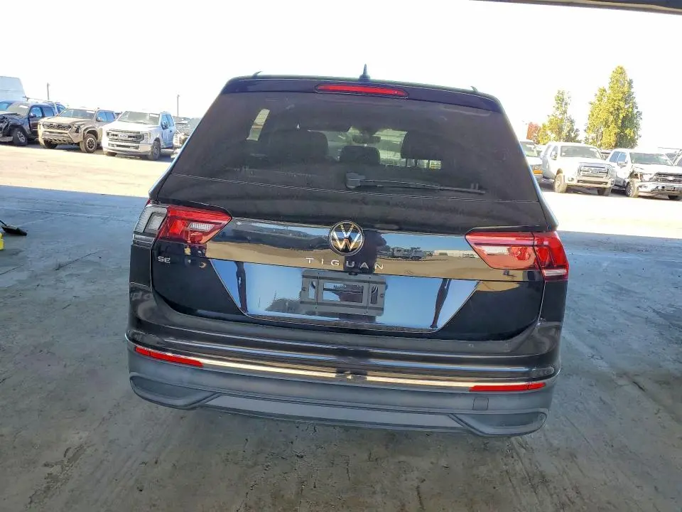 2022 VOLKSWAGEN TIGUAN SE  