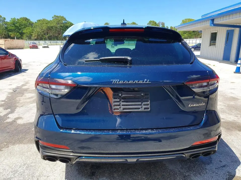 2024 MASERATI LEVANTE MODENA S  