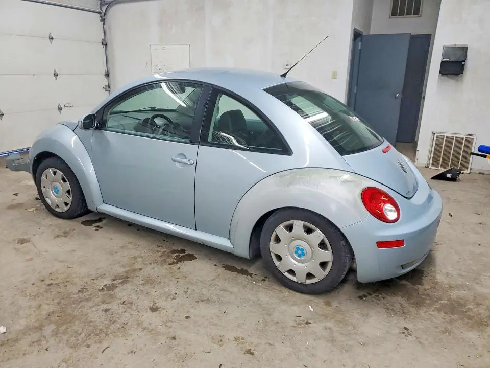 2010 VOLKSWAGEN NEW BEETLE   