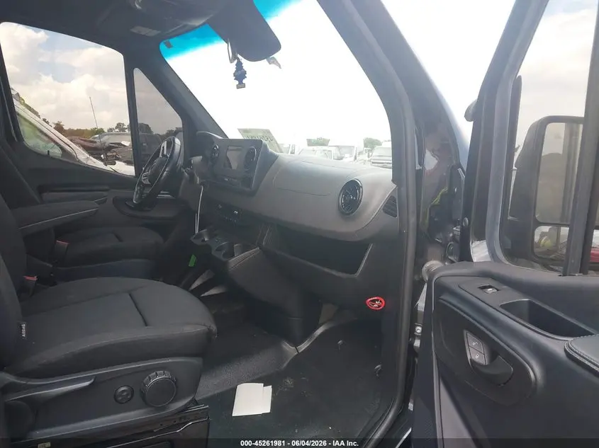 2022 MERCEDES-BENZ SPRINTER 2500 STANDARD ROOF I4 DIESEL