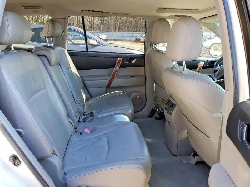 2010 TOYOTA HIGHLANDER LIMITED  