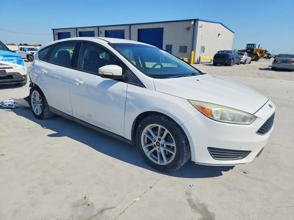 2016 FORD FOCUS SE  