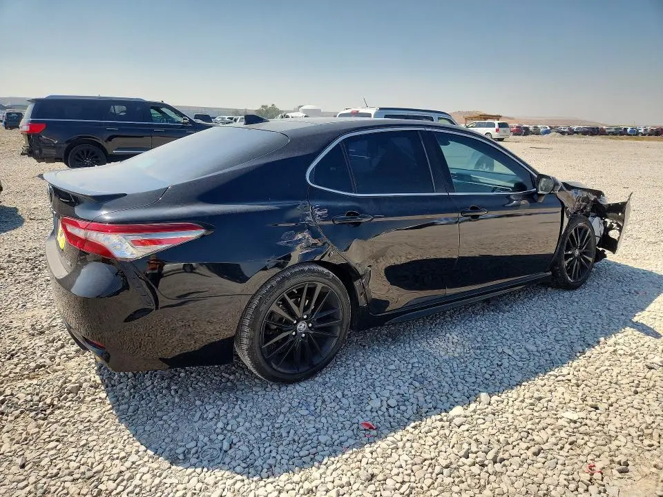 2018 TOYOTA CAMRY XSE  