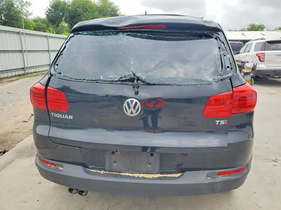 2016 VOLKSWAGEN TIGUAN   