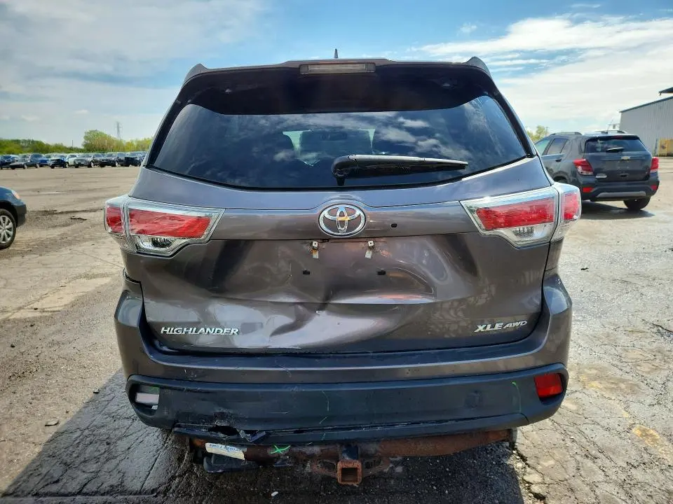 2015 TOYOTA HIGHLANDER XLE  