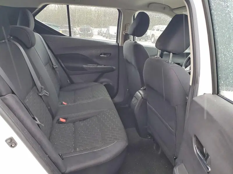2022 NISSAN KICKS SV  
