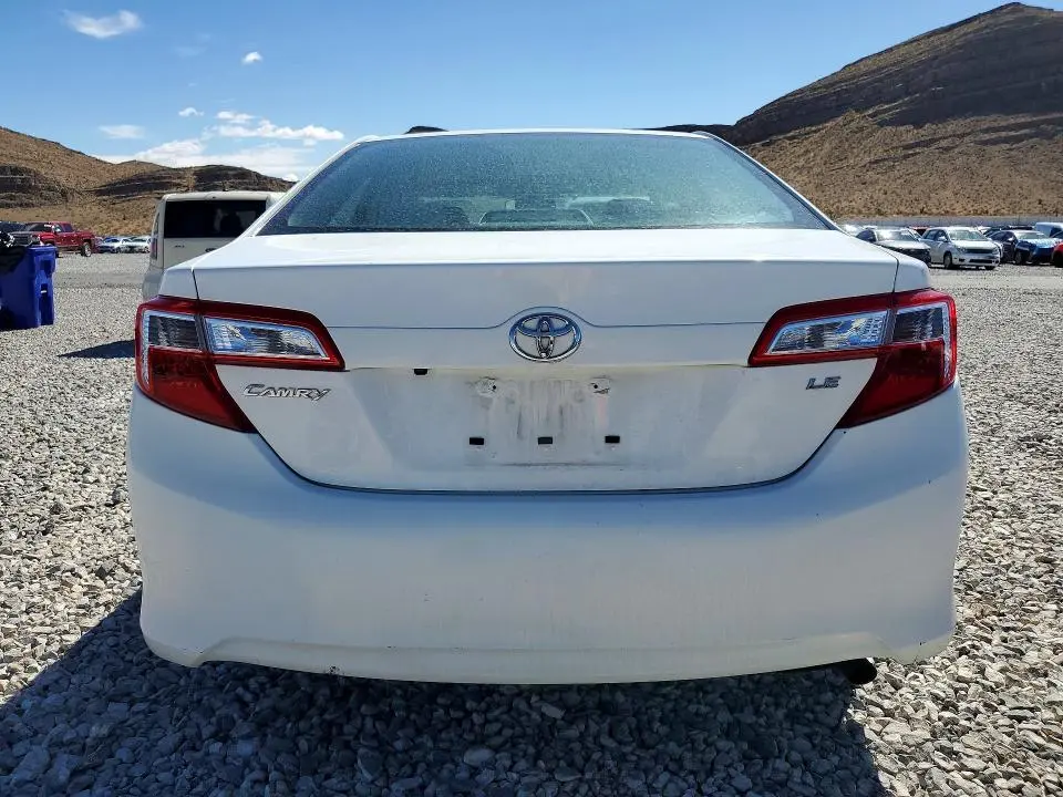 2014 TOYOTA CAMRY LE  