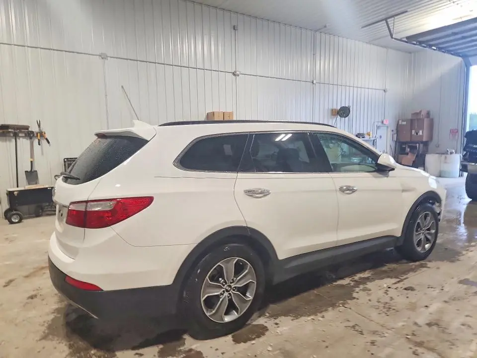 2016 HYUNDAI SANTA FE SE  