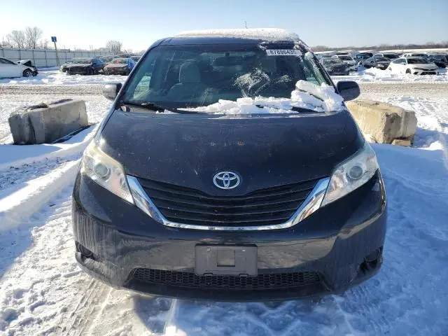 2015 TOYOTA SIENNA LE  