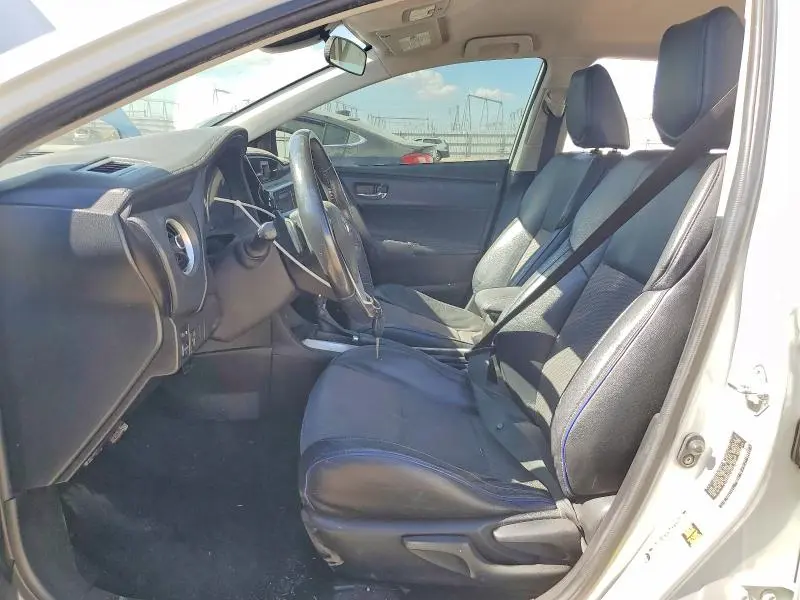 2017 TOYOTA COROLLA SE  