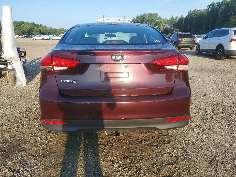 2017 KIA FORTE LX  