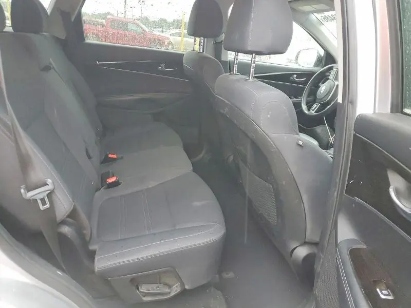 2019 KIA SORENTO LX V6  