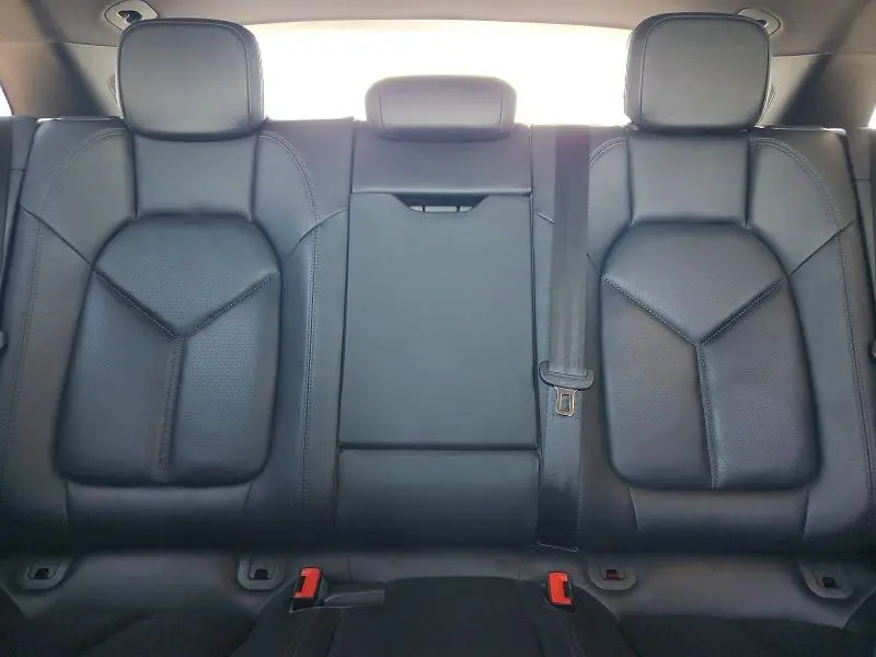 2017 PORSCHE MACAN   