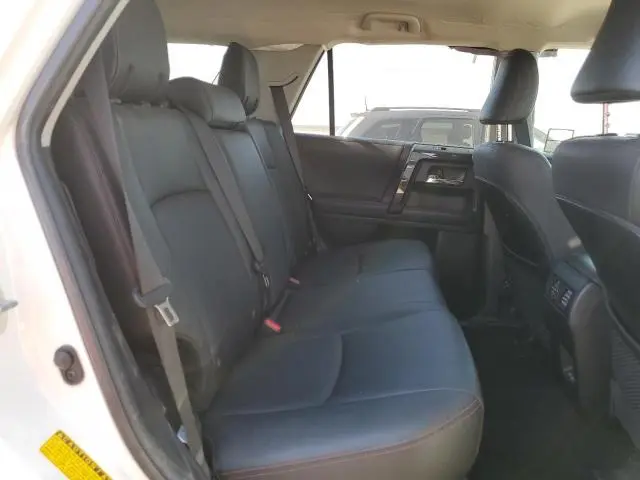 2023 TOYOTA 4RUNNER SE  