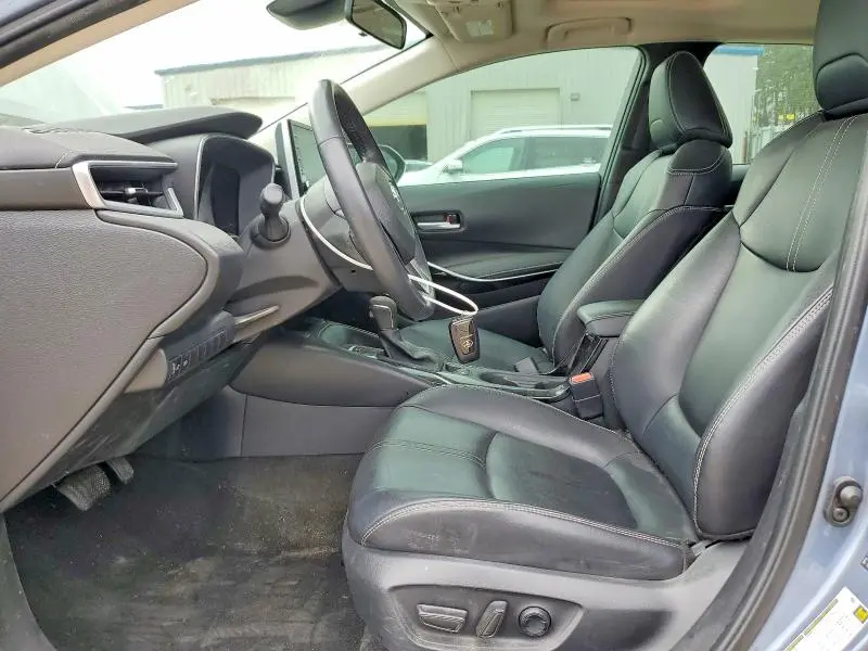 2021 TOYOTA COROLLA XLE  